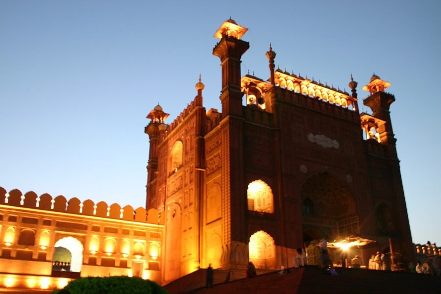 1 Day Lahore Fort & Walled City Heritage Tour